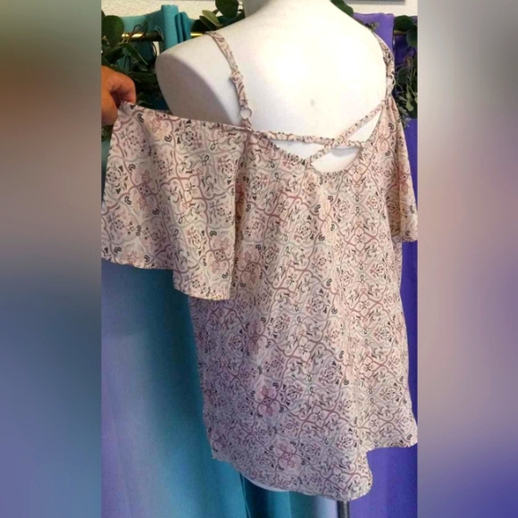 Torrid Cold Shoulders Blouse - Picture 7 of 11